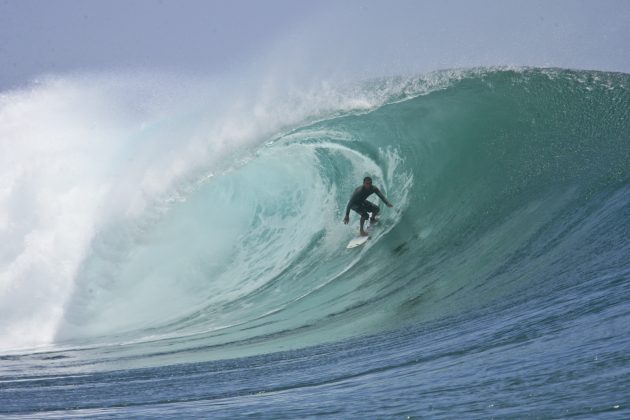 Costinha, G-Land, Indonesia. Foto: John Hepler.