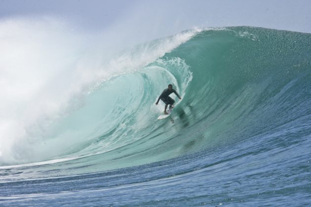 Costinha, G-Land, Indonesia. Foto: John Hepler.