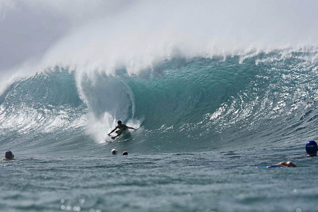 Bernardo Pigmeu, Pipeline, Hawaii. Foto: Tiago Bunn.