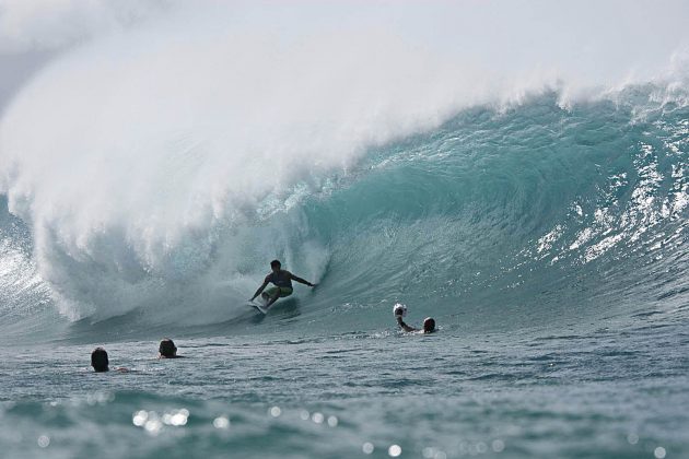 Bernardo Pigmeu, Pipeline, Hawaii. Foto: Tiago Bunn.