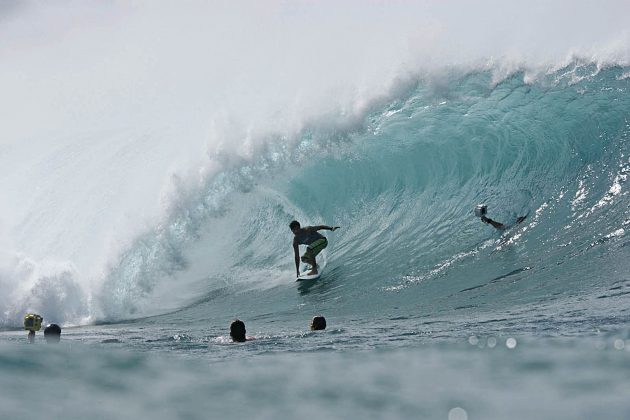 Bernardo Pigmeu, Pipeline, Hawaii. Foto: Tiago Bunn.