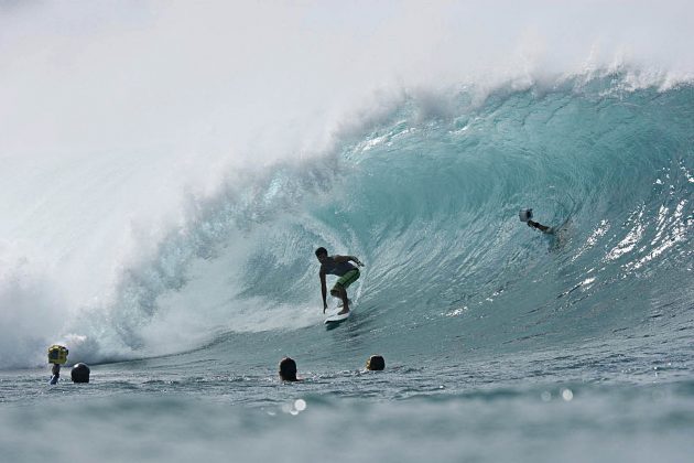 Bernardo Pigmeu, Pipeline, Hawaii. Foto: Tiago Bunn.