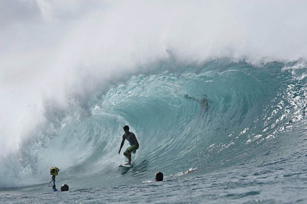 Bernardo Pigmeu, Pipeline, Hawaii. Foto: Tiago Bunn.