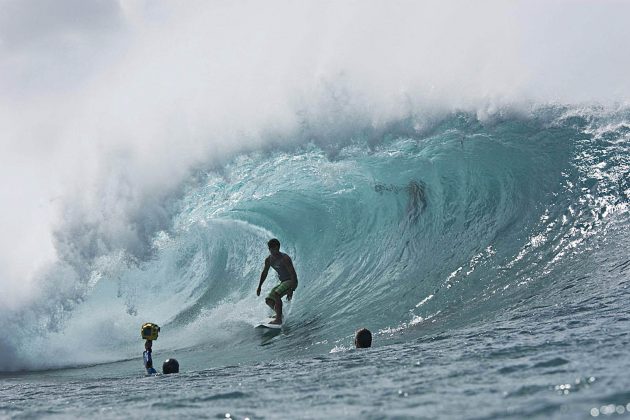 Bernardo Pigmeu, Pipeline, Hawaii. Foto: Tiago Bunn.