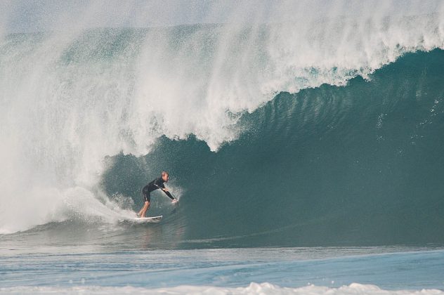 Stephan Figueiredo, Pipeline, Hawaii. Foto: Denys Sarmanho.