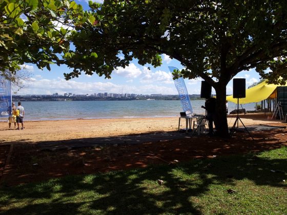 Montagem da estrutura brasileiro de SUP race Brasilia. Foto: Luciano Meneghello/ SupClub.