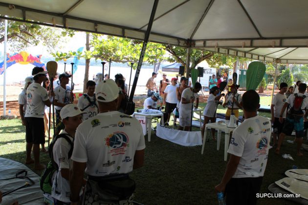 SOS Lago Paranoá, Brasileiro de SUP Race - dia 01. Foto: Luciano Meneghello / SupClub.