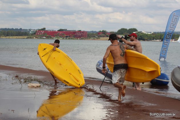 SOS Lago Paranoá, Brasília, dia 02. Foto: Luciano Meneghello. Foto: Luciano / SupClub.com.br.