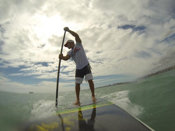 Alex Araujo em sequêcia durante downwind entre Fortaleza e Cumbuco. Foto: arquivo pessoal. Foto: Redação SupClub.