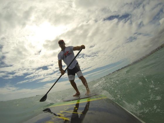 Alex Araujo em sequêcia durante downwind entre Fortaleza e Cumbuco. Foto: arquivo pessoal. Foto: Redação SupClub.