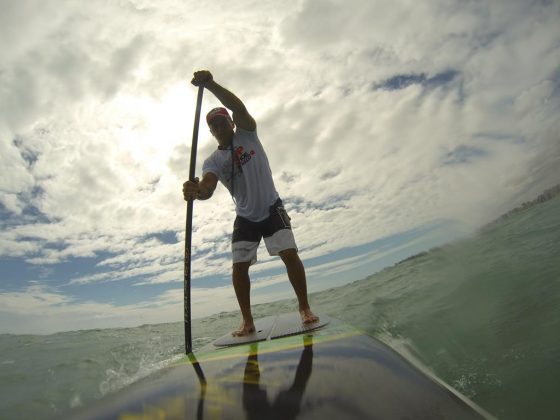 Alex Araujo em sequêcia durante downwind entre Fortaleza e Cumbuco. Foto: arquivo pessoal. Foto: Redação SupClub.