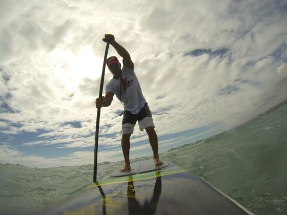 Alex Araujo em sequêcia durante downwind entre Fortaleza e Cumbuco. Foto: arquivo pessoal. Foto: Redação SupClub.