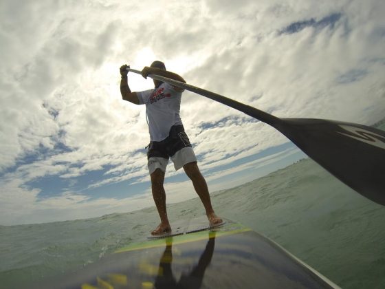 Alex Araujo em sequêcia durante downwind entre Fortaleza e Cumbuco. Foto: arquivo pessoal. Foto: Redação SupClub.