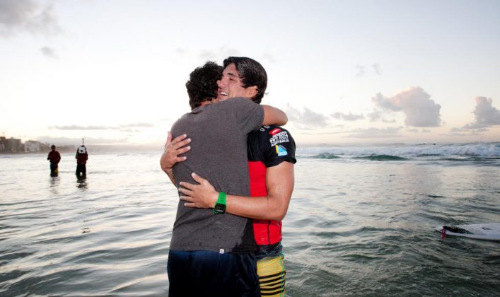 Charles e Gabriel Medina, Quiksilver Pro 2014, Gold Coast, Austrália. Foto: Vinicius Ferreira.