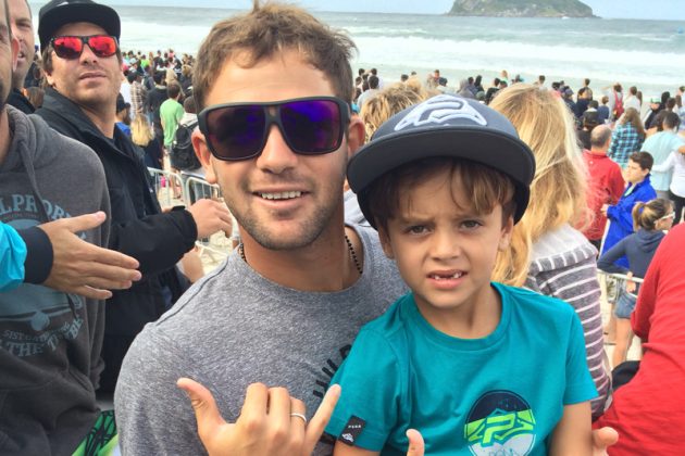 Guilherme e Alejo Muniz, Atleta da Pena de 7 anos é a novíssima geração do surf brasileiro. Foto: Taiu Bueno.