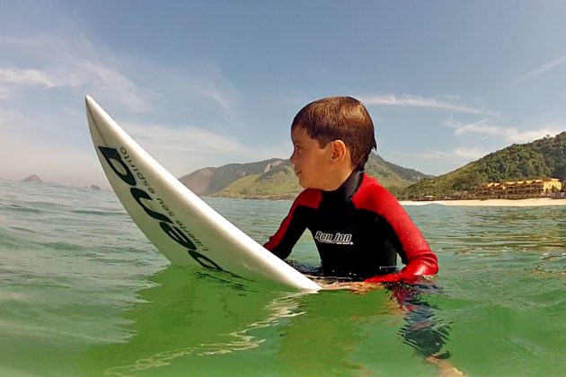 Guilherme Lemos, Atleta da Pena de 7 anos é a novíssima geração do surf brasileiro. Foto: Taiu Bueno.