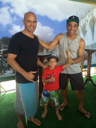 Kelly Slater, Guilherme Lemos e Rickson Gracie, Atleta da Pena de 7 anos é a novíssima geração do surf brasileiro. Foto: Taiu Bueno.