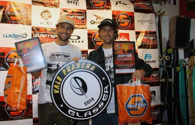 Max e Diego Motta, festa de premiação do Surf Trip SP Contest. Foto: Divulgação.