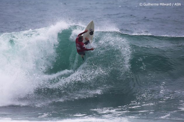 Guilherme Herdy Circuito ASN Cervejaria Noi / Compão de Surf 2014, Itacoatiara, Niterói (RJ). Foto: Site Quiksilver.com.