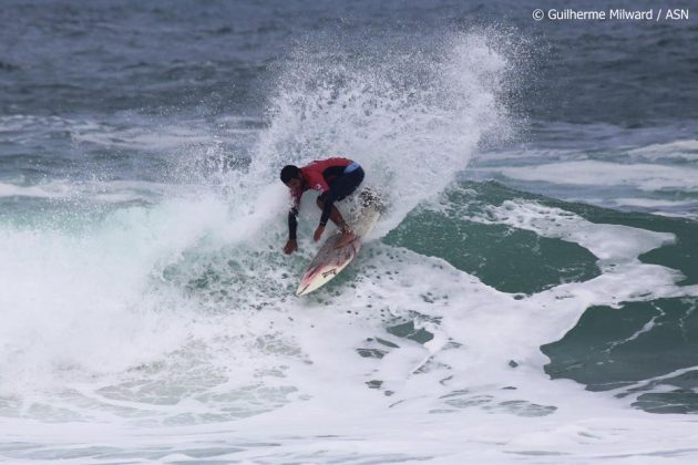 Guilherme Sodré Circuito ASN Cervejaria Noi / Compão de Surf 2014, Itacoatiara, Niterói (RJ). Foto: Site Quiksilver.com.