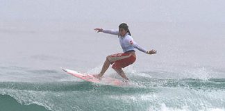 Clínica Girls Go Surf começa na Barra