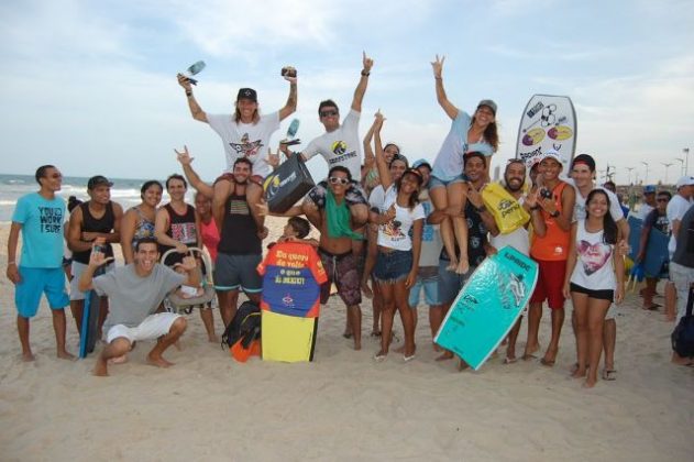 Atletas do Icaraí Circuito Cearense de Bodyboard 2015, praia do Futuro, Fortaleza. Foto: Lima Jr. .