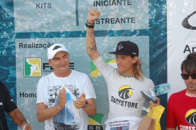 Raimundo Pena e Isaías Ravic Circuito Cearense de Bodyboard 2015, praia do Futuro, Fortaleza. Foto: Lima Jr. .