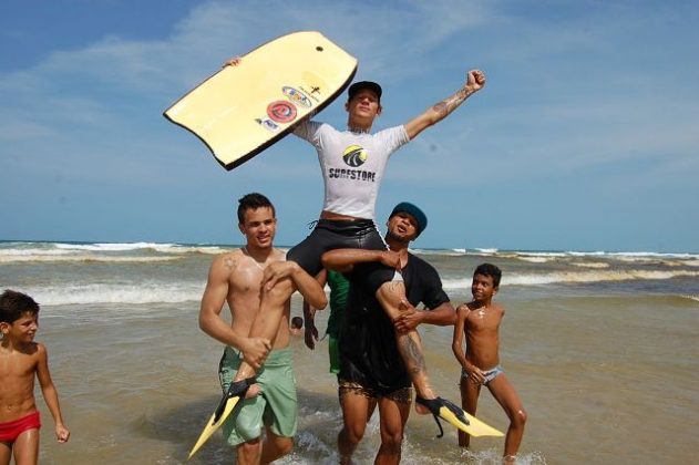 Isaías Ravic Circuito Cearense de Bodyboard 2015, praia do Futuro, Fortaleza. Foto: Lima Jr. .