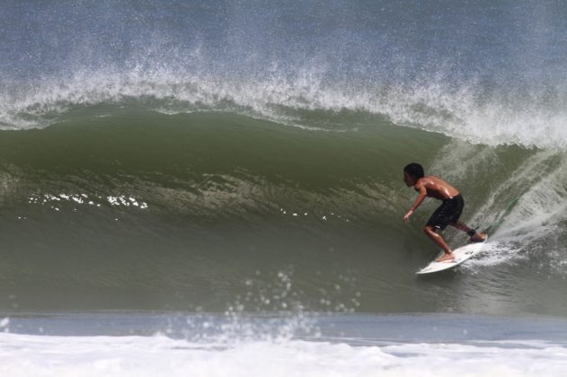 Renan Hanada Maresias, São Sebastião (SP). Foto: Gil Hanada / Surfphoto.