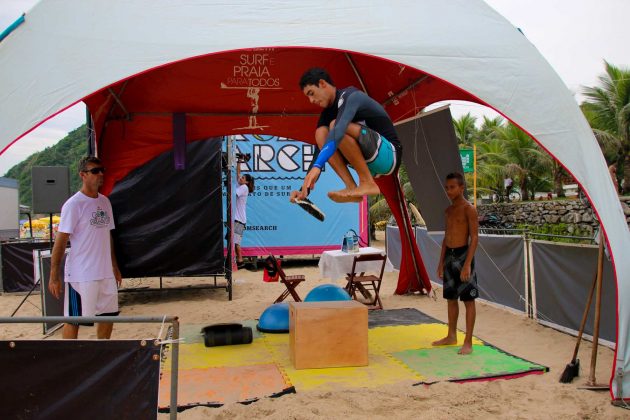 funcional5 Rip Curl Grom Search, Guarujá, (SP), 2015. Foto: Nancy Geringer.