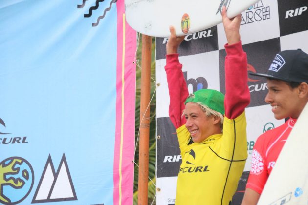 alax_soares Rip Curl Grom Search, Guarujá, (SP), 2015. . Foto: Nancy Geringer.