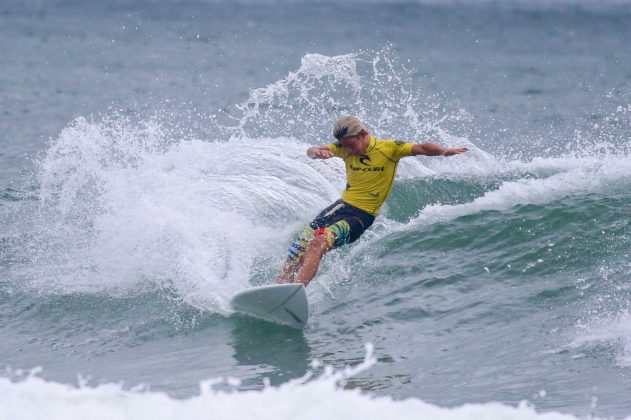 alax_soares2 Rip Curl Grom Search, Guarujá, (SP), 2015. . Foto: Nancy Geringer.