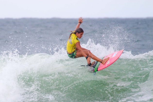 luara_thompson Rip Curl Grom Search, Guarujá, (SP), 2015. . Foto: Nancy Geringer.