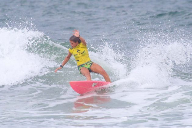 luara_thompson2 Rip Curl Grom Search, Guarujá, (SP), 2015. . Foto: Nancy Geringer.