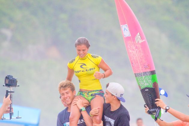 luara_thompson3 Rip Curl Grom Search, Guarujá, (SP), 2015. . Foto: Nancy Geringer.