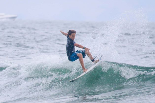 mateus_sena Rip Curl Grom Search, Guarujá, (SP), 2015. . Foto: Nancy Geringer.