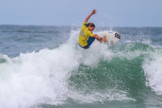 mateus_sena3 Rip Curl Grom Search, Guarujá, (SP), 2015. . Foto: Nancy Geringer.