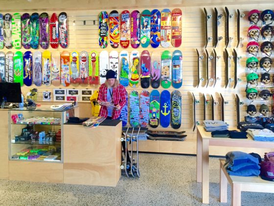 Economia de Torquay gira em torno das diversas surf shops da cidade. Foto: Ed Amorim.
