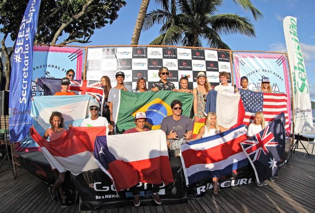 Cerimônia de abertura , Rip Curl Grom Search 2015, Maresias, São Sebastião (SP). Foto: Munir El Hage.