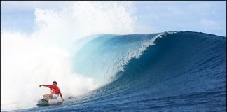 Meninas decidem título em Teahupoo