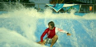 No Friends faz festa em Flowrider havaiana