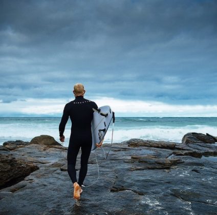 Nova coleção de roupas de borrachas da marca Rip Curl chega com tudo. Foto: Divulgação.