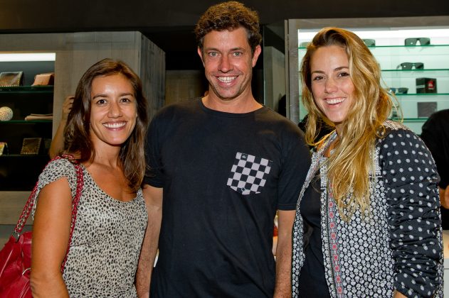 Livia barros, Gustavo Bello e Veridiana Bressane, festa de lançamento da loja da Quiksilver em Ipanema, Rio de Janeiro. Foto: Eduardo Farias.