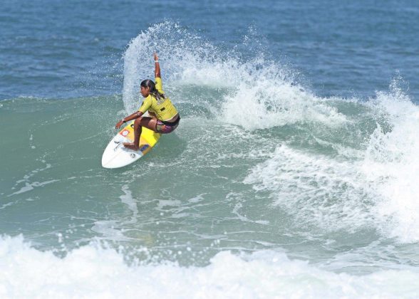 Kayane Reis Foto Munir El Hage Rip Curl Grom Search Internacional, Maresias, 2015. Foto: Thais Serra.