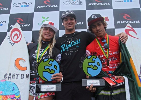 Leilani McGonag Gabriel Medina Samuel Pupo Rip Curl Grom Search Internacional, realizado em Maresias, 2015. . Foto: Thais Serra.