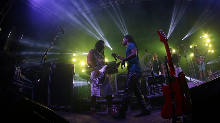 Show do Cidade Negra, praia de Itaúna, Saquarema (RJ). Foto: Luciano Santos Paula.