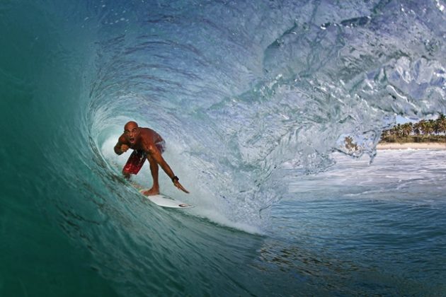 KLINGER_PEIXOTO_02 Em busca das melhores ondas do Brasil. Foto: Thiago Laion.