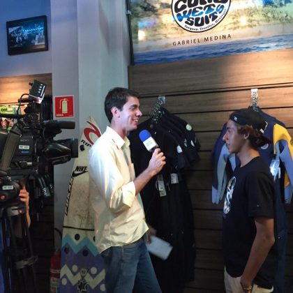 Sessão de autógrafos com Samuel Pupo e Gabriel André, Sthill Beach Club, Santos. Foto: Divulgação.