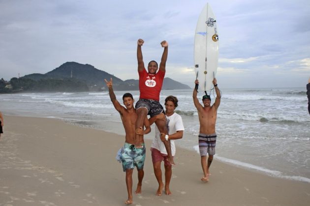 Ubatuba Pro Surf, Praia Grande, Ubatuba, 2015. Foto: Renato Boulos.