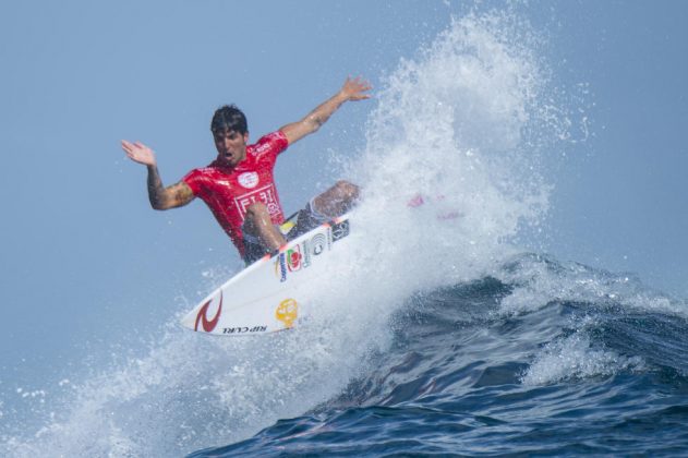 Gabriel Medina é um dos garantindo na terceira fase do Fiji Pro . Foto: Katia Profitti.